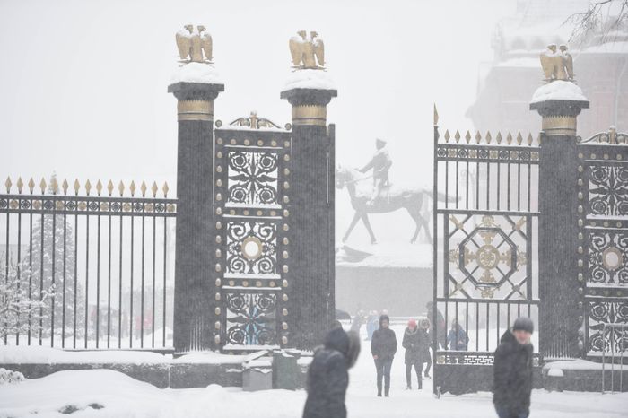 Рекордный снегопад в Москве и Подмосковье