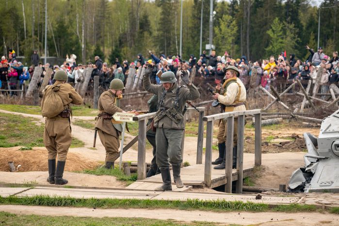 Военно-историческая реконструкция «Штурм Кенигсберга» в День Победы в парке «Патриот» Одинцовского округа