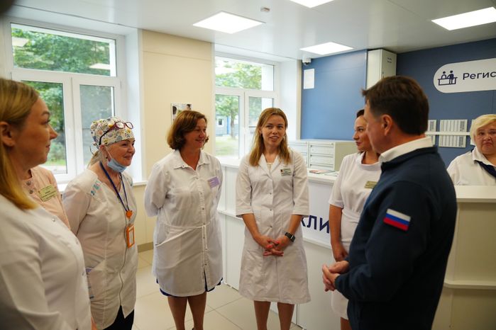Андрей Воробьев посетил отремонтированную поликлинику в Дзержинском