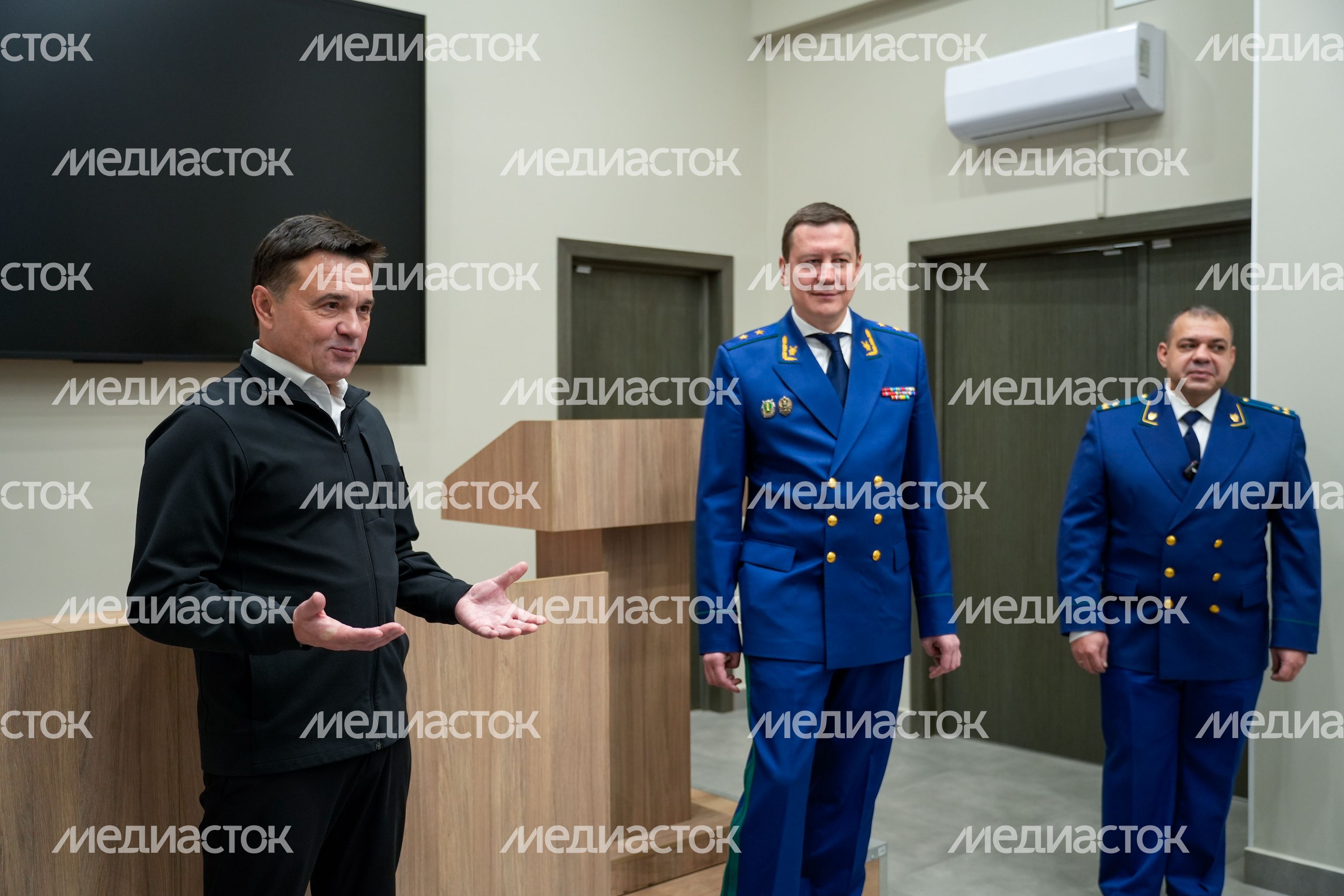 Андрей Воробьев открыл новое здание Солнечногорской городской прокуратуры Андрей Воробьев открыл новое здание Солнечногорской городской прокуратуры
