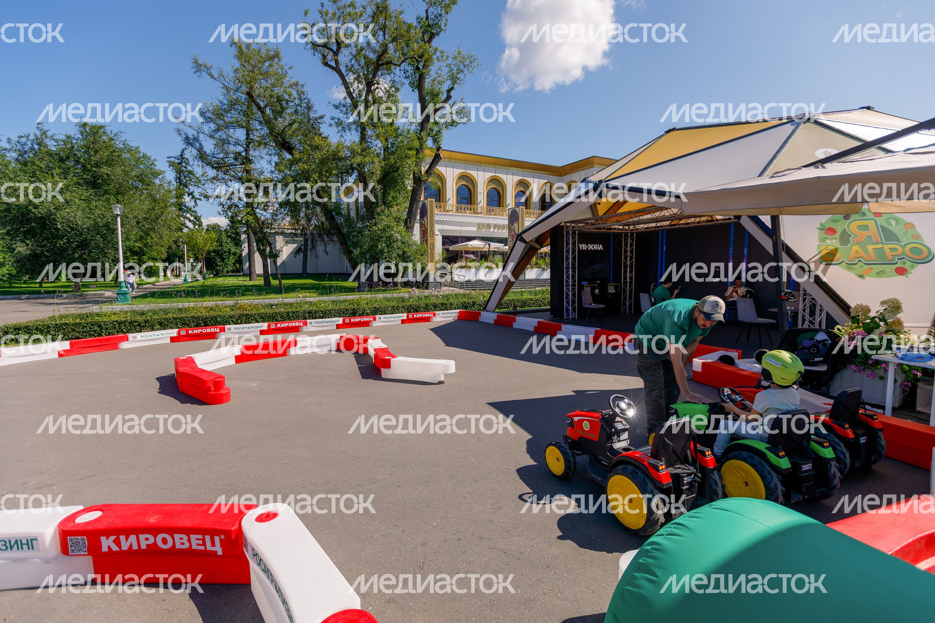 Подмосковные производители приняли участие в гастрофестивале "Вкусы России" Подмосковные производители приняли участие в гастрофестивале "Вкусы России"