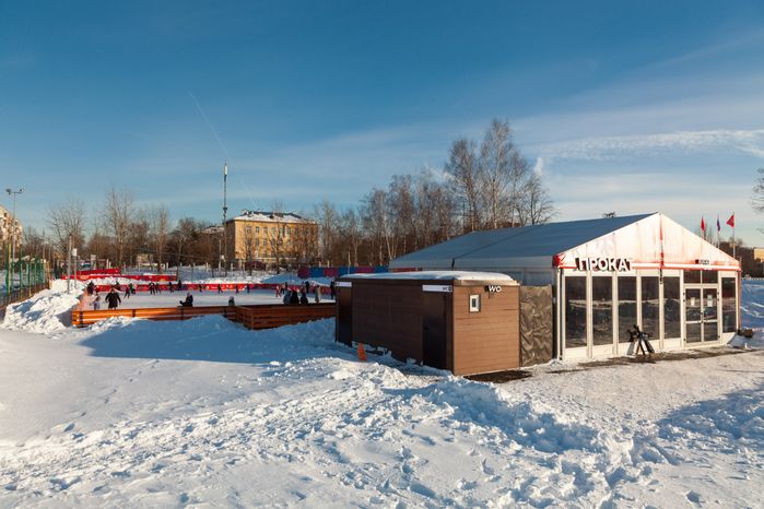 Каток у стадиона «Орбита» в Дзержинском