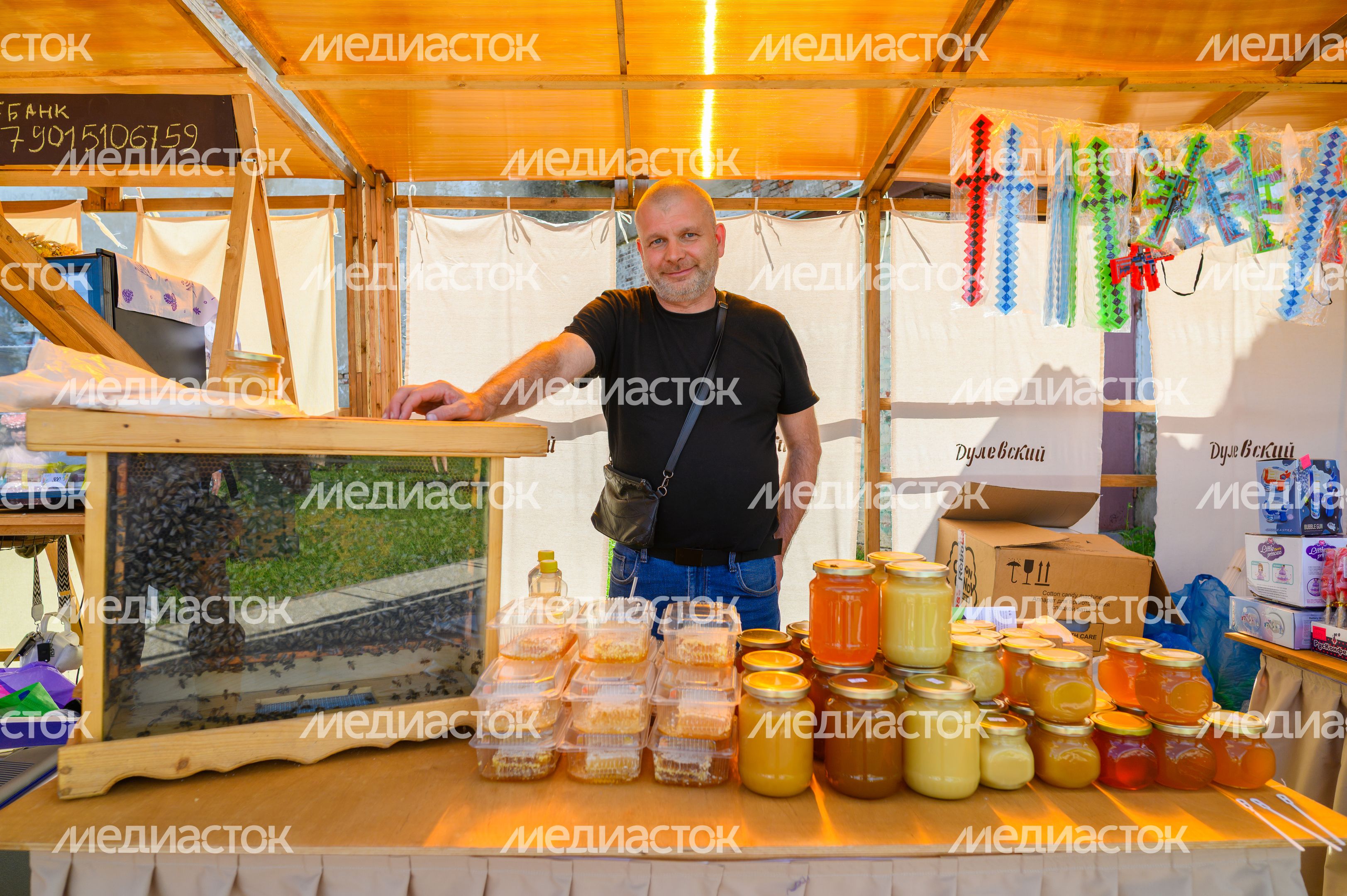 Ярмарка на гастрономическом фестивале «Вар-Варенье» в Ликино-Дулево Ярмарка на гастрономическом фестивале «Вар-Варенье» в Ликино-Дулево