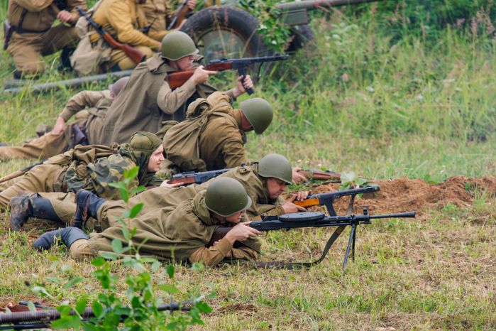 Эпизод Курской битвы под Прохоровкой на военно-исторической реконструкции в Центральном парке «Патриот»