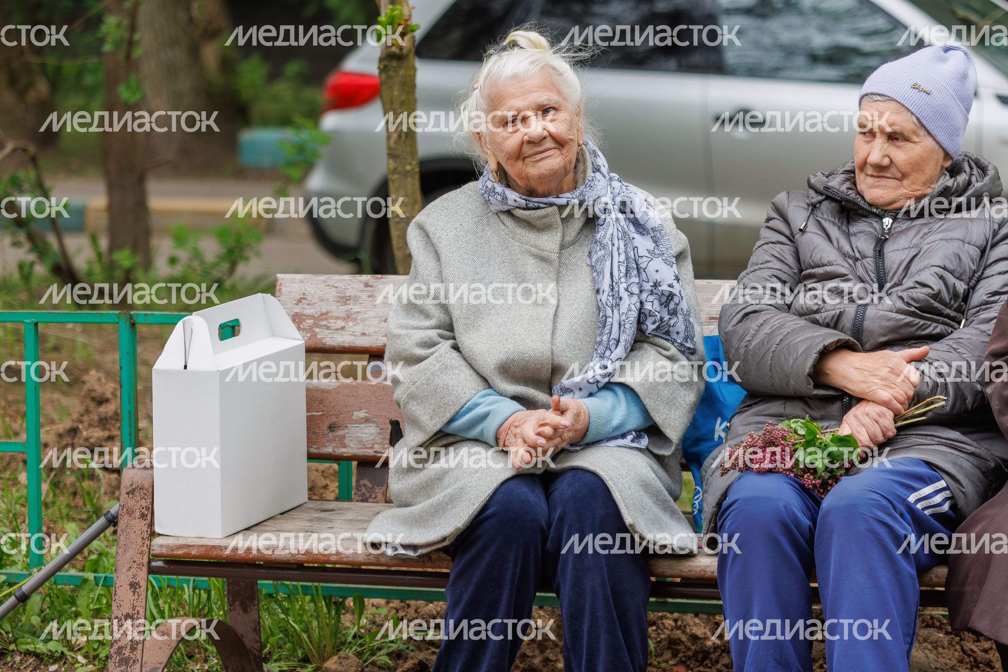 Акция «Песни Победы» для жительницы блокадного Ленинграда Людмилы Ивановны Бриллиантовой ко Дню Победы в Химках Акция «Песни Победы» для жительницы блокадного Ленинграда Людмилы Ивановны Бриллиантовой ко Дню Победы в Химках