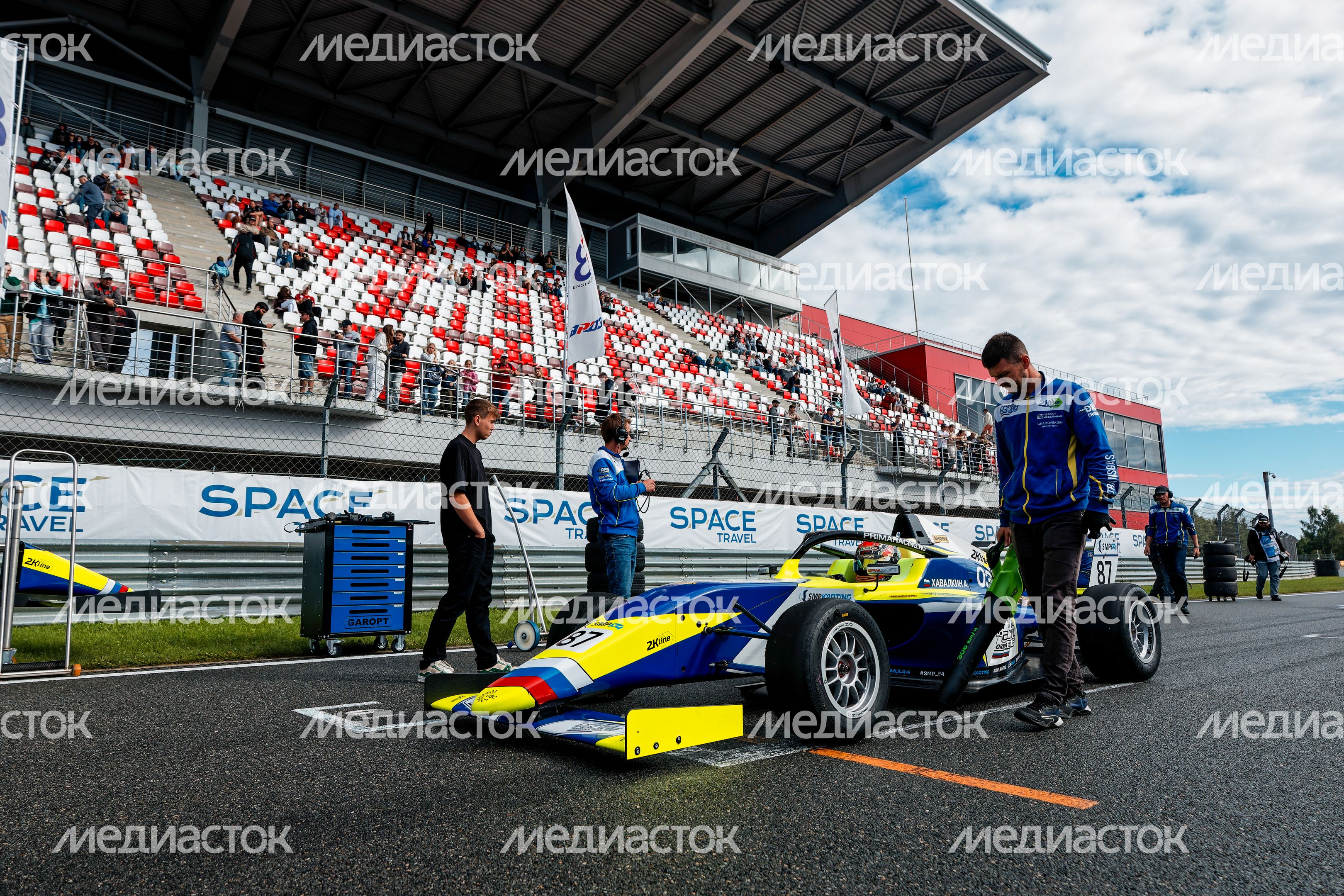 VI этап российской серии кольцевых гонок на автодроме Moscow Raceway