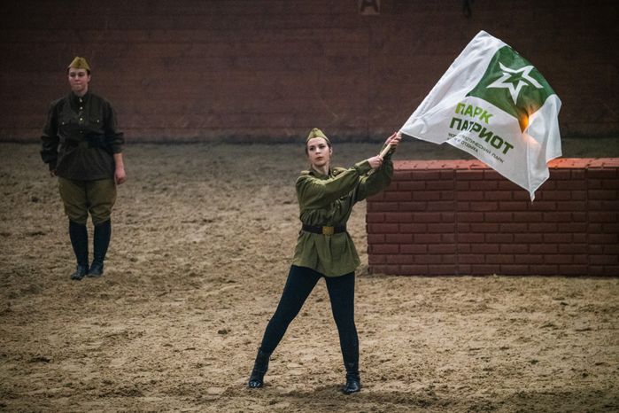 Конное представление «Наша весна! Наша Победа!» в парке «Патриот»
