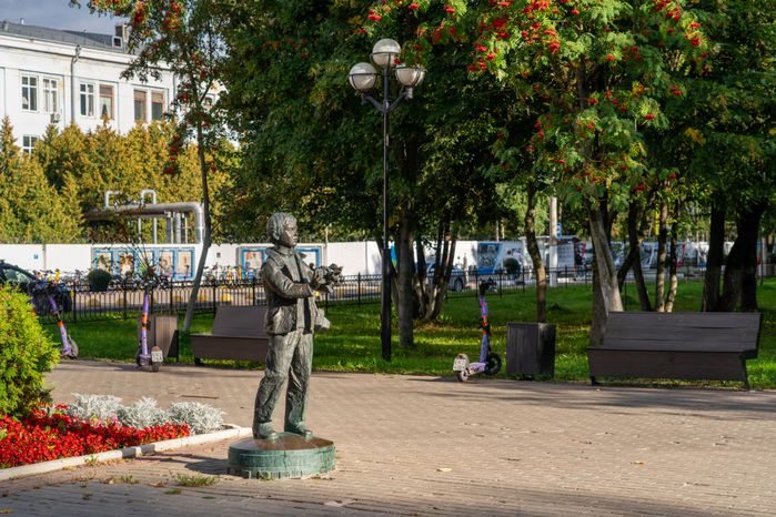 Скульптура «Юный фотограф» в Красногорске