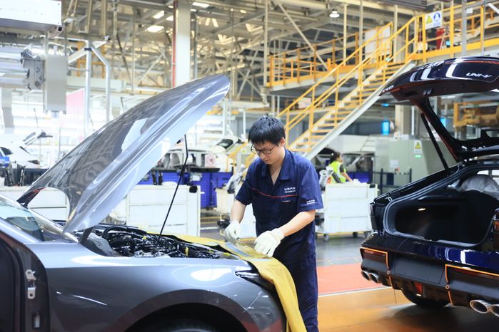 Посещение автозавода Changan Automobile Group в Китае Губернатором Подмосковья