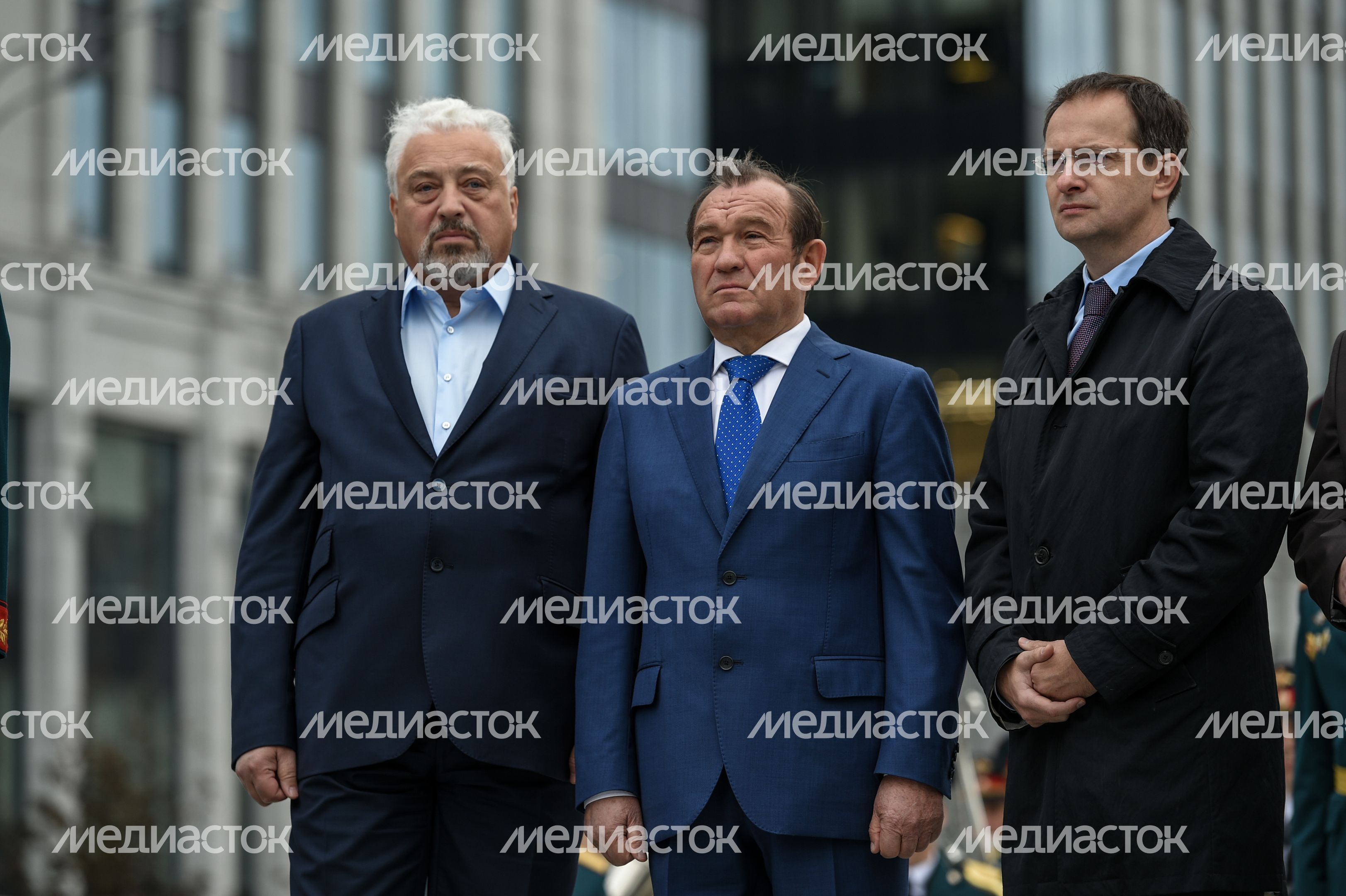 В Москве торжественно открыли памятник Михаилу Калашникову