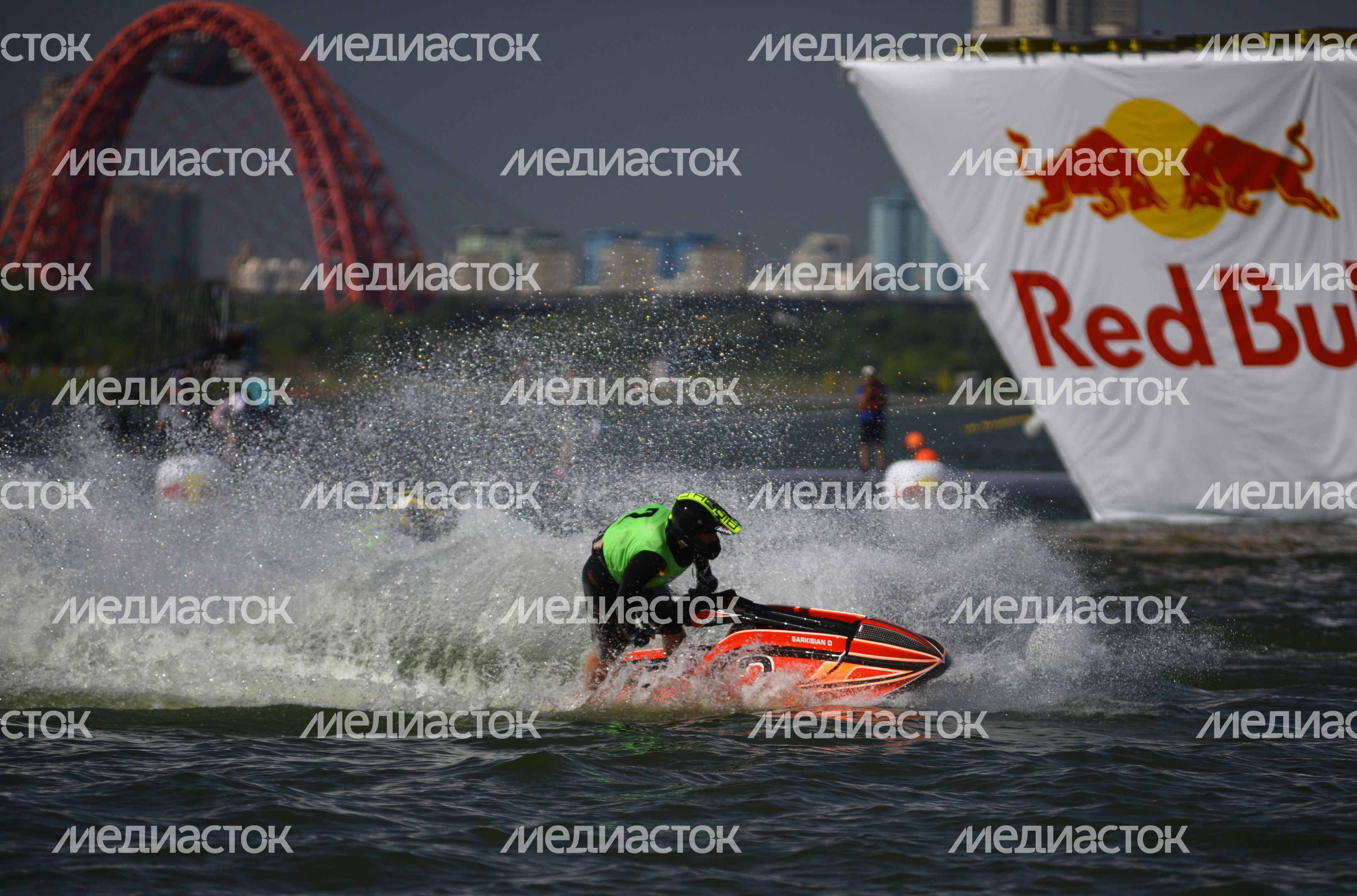 Фестиваль самодельных летательных аппаратов Red Bull Flugtag 2015