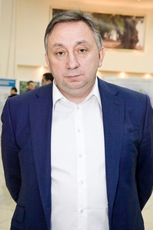 Олег Жолобов
