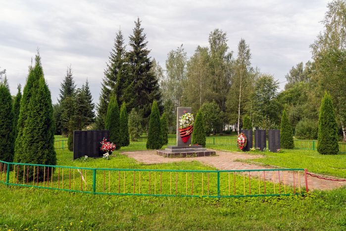 Мемориал «Воинам, павшим в годы Великой Отечественной войны» в селе Новоникольское Талдомского округа