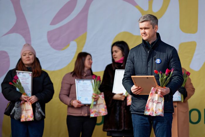 Фестиваль «Весна, цветы и комплименты» к празднику 8 Марта в парке имени В. Талалихина в Подольске