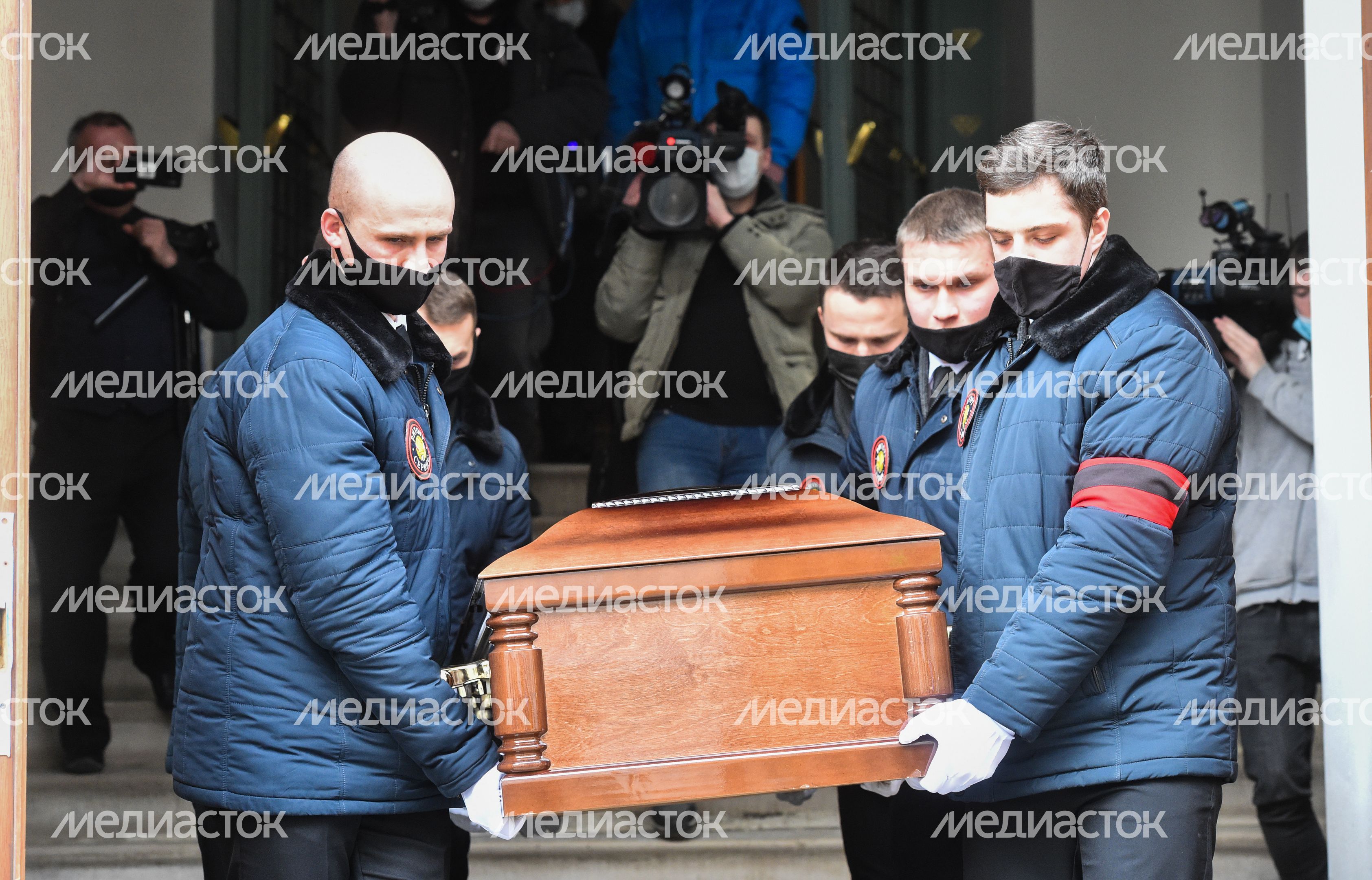 Прощание с актером Андреем Мягковым в МХТ имени Чехова
