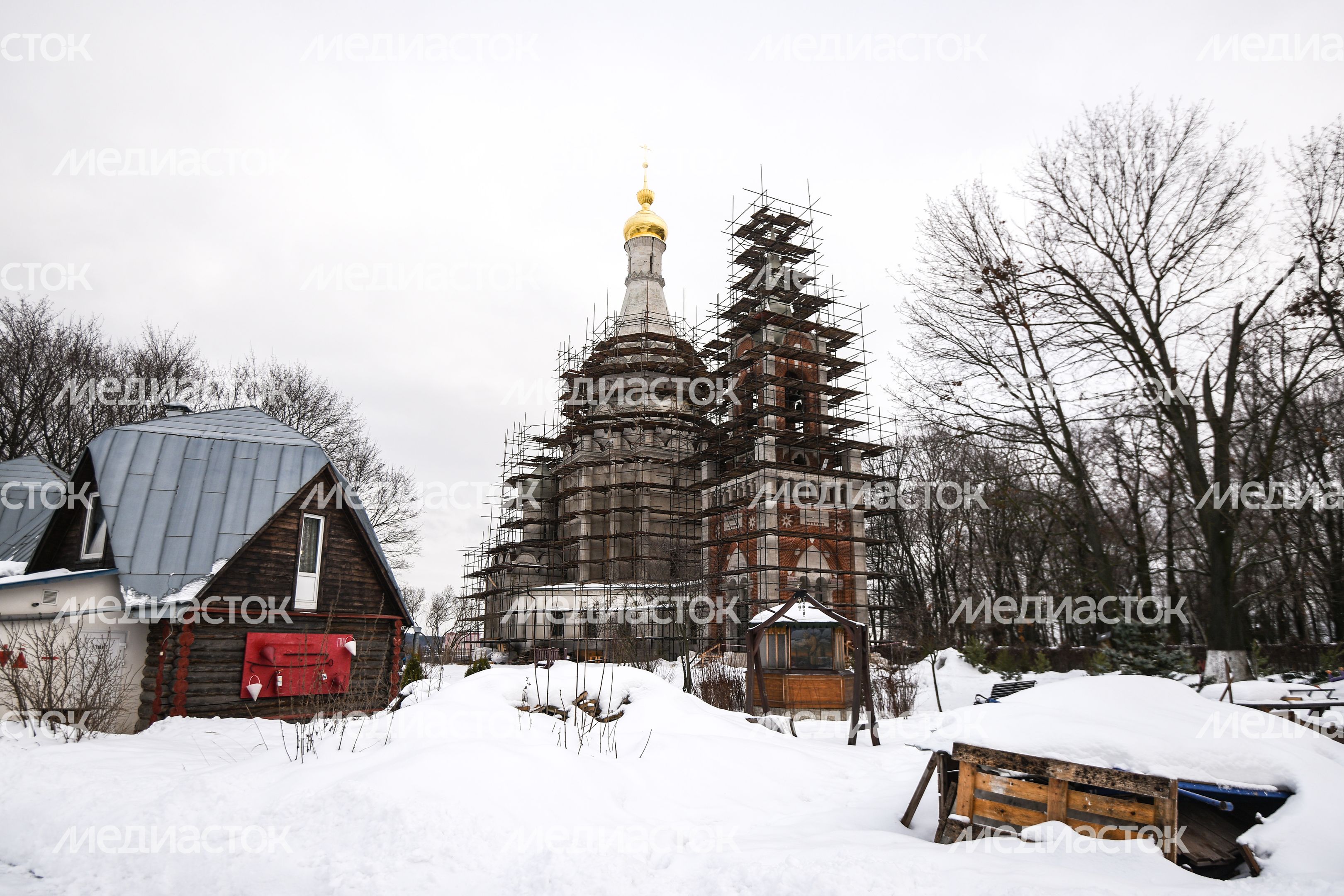 Храм Преображения Господня в селе Остров