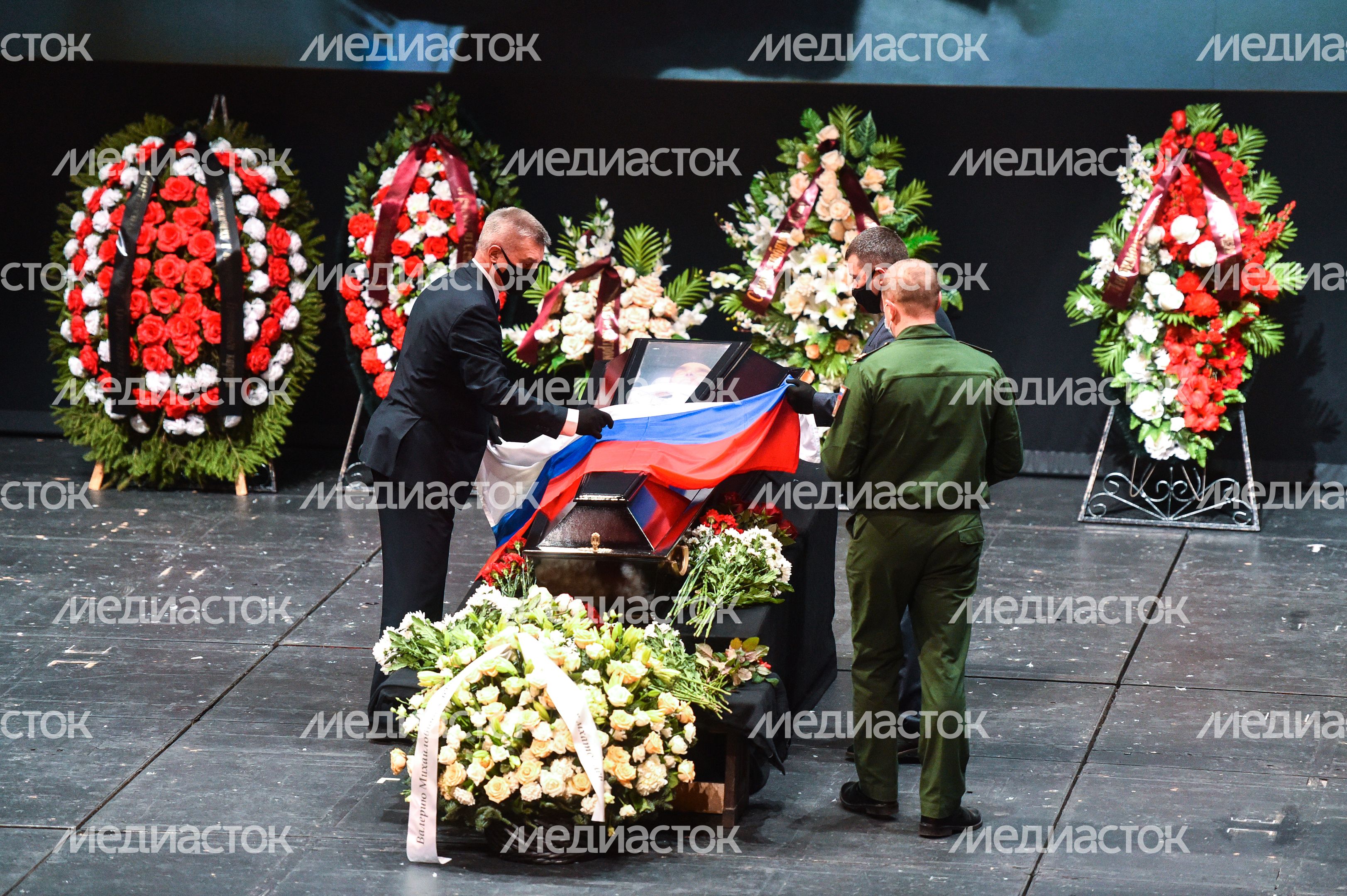 Церемония прощания с артистом Валерием Хлевинским в Московском художественном театре имени Чехова