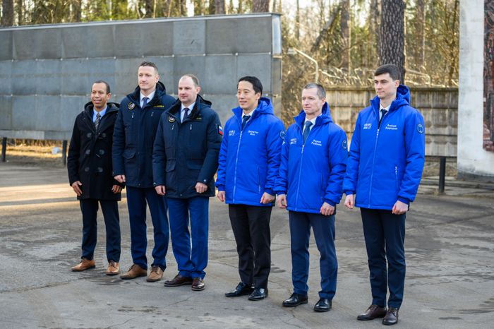 Торжественные проводы основного и дублирующего экипажей космонавтов МКС-73 из Звездного городка