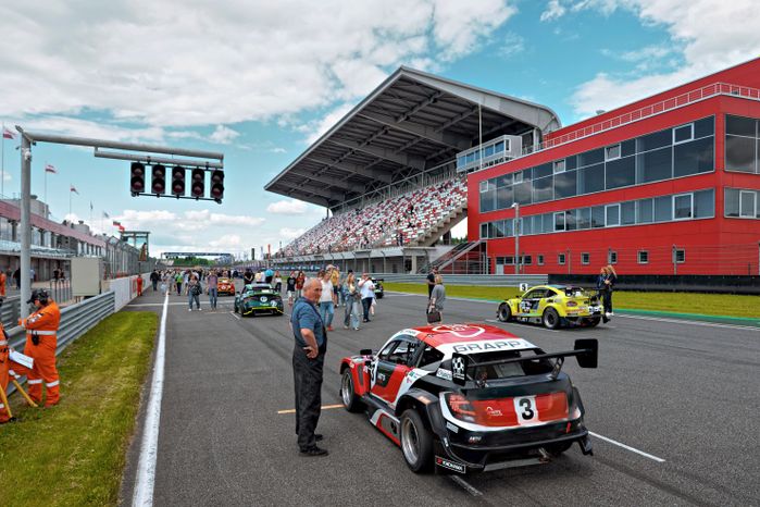 Российская серия кольцевых гонок сезона 2026 года на трассе Moscow Raceway в Волоколамском округе