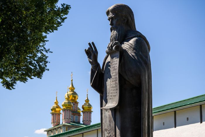 Солнечная Свято-Троицкая Сергиева лавра