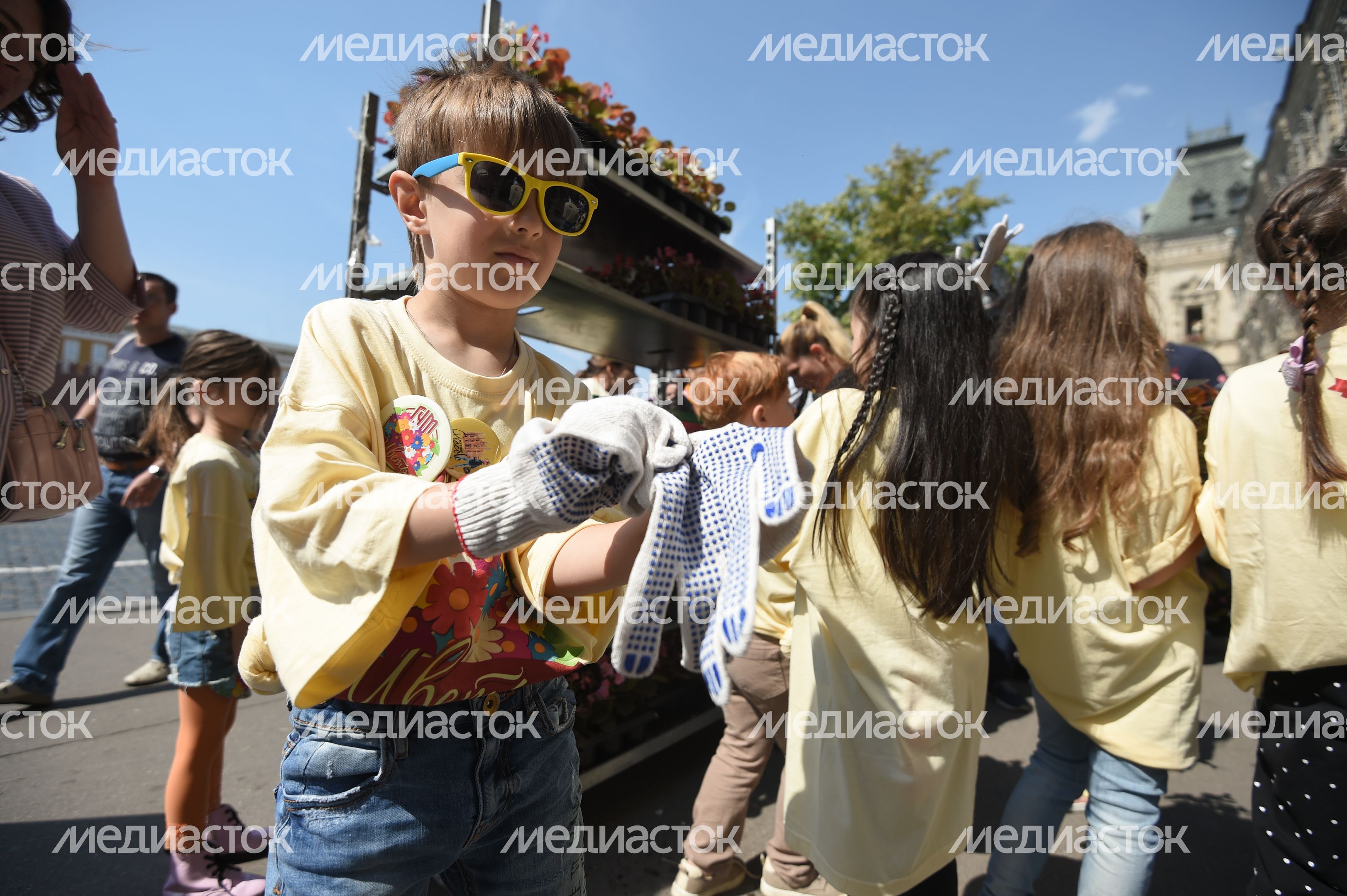 Юбилейный фестиваль цветов в ГУМе в Москве