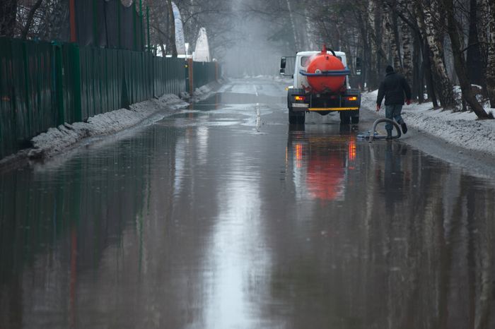 Подтопления на Мякининском шоссе в Красногорске