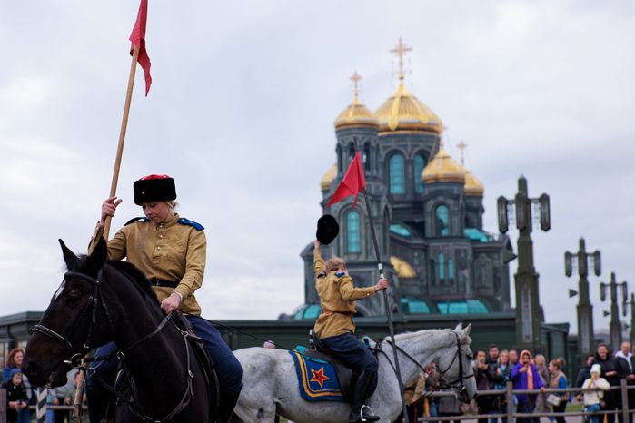 Реконструкцию Битвы за Москву провели в парке «Патриот» ко Дню Сухопутных войск России