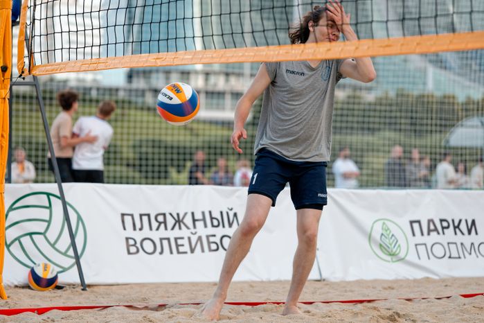 Пляжный волейбол на новой площадке «Пойма volley» в Красногорске