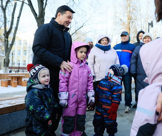 Встреча Губернатора Подмосковья с родителями учащихся СОШ №2