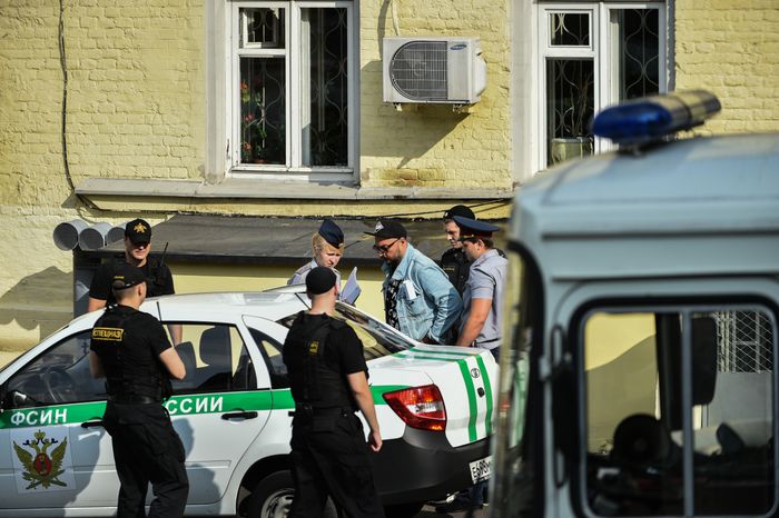 Кириллу Серебренникову избрали меру пресечения в Басманном суде