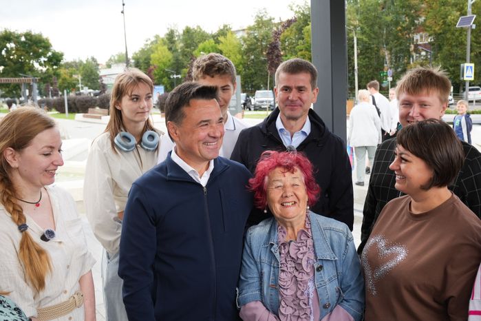 Андрей Воробьев проверил благоустройство сквера "60 лет победы" в Егорьевске
