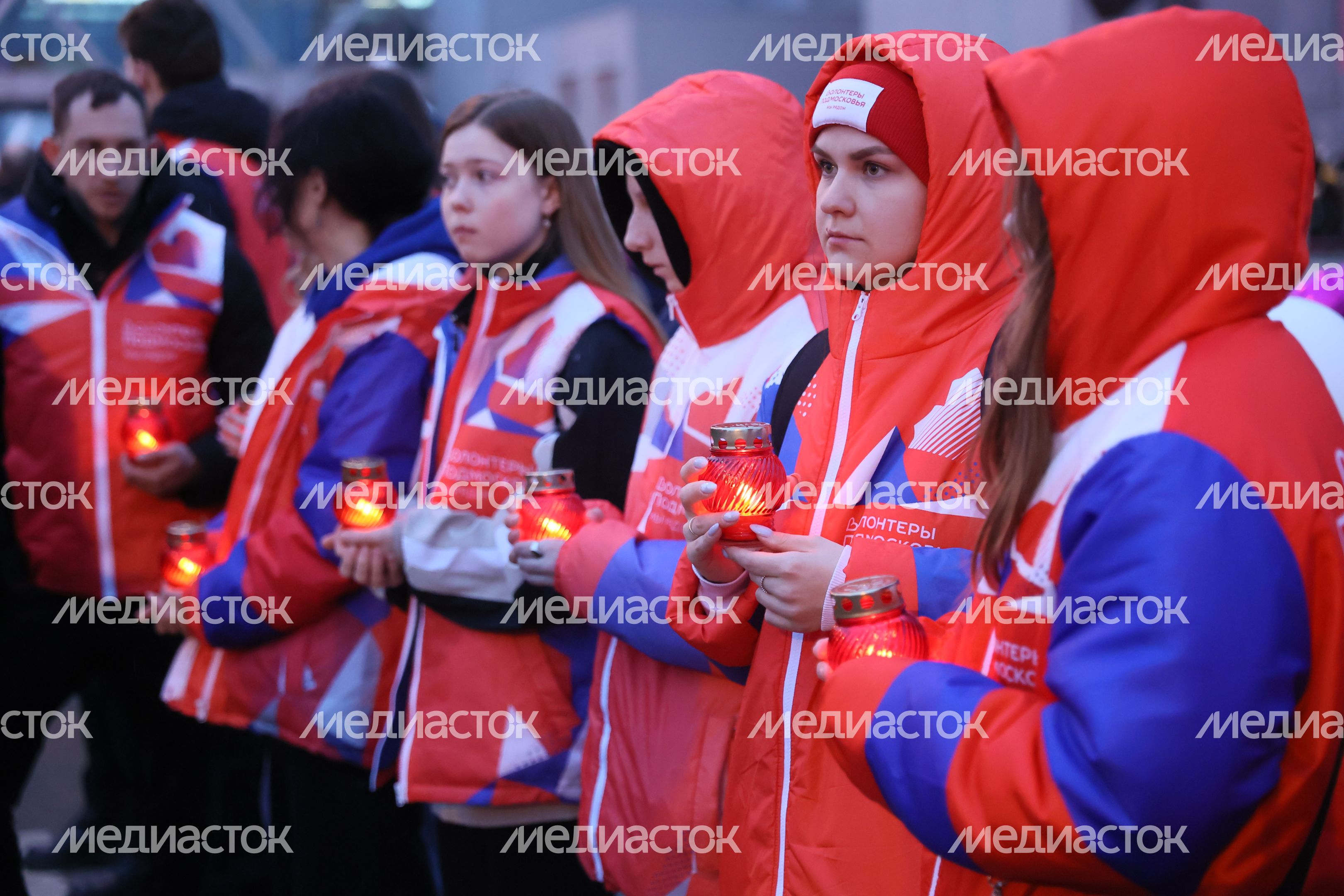 Акция памяти "Журавли" прошла на девятый день после теракта в "Крокус Сити Холле"