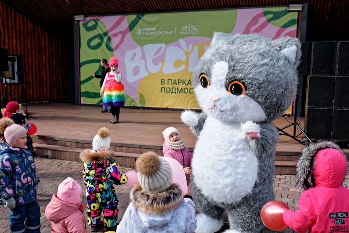 Фестиваль «Весна, цветы и комплименты» к празднику 8 Марта в парке имени В. Талалихина в Подольске