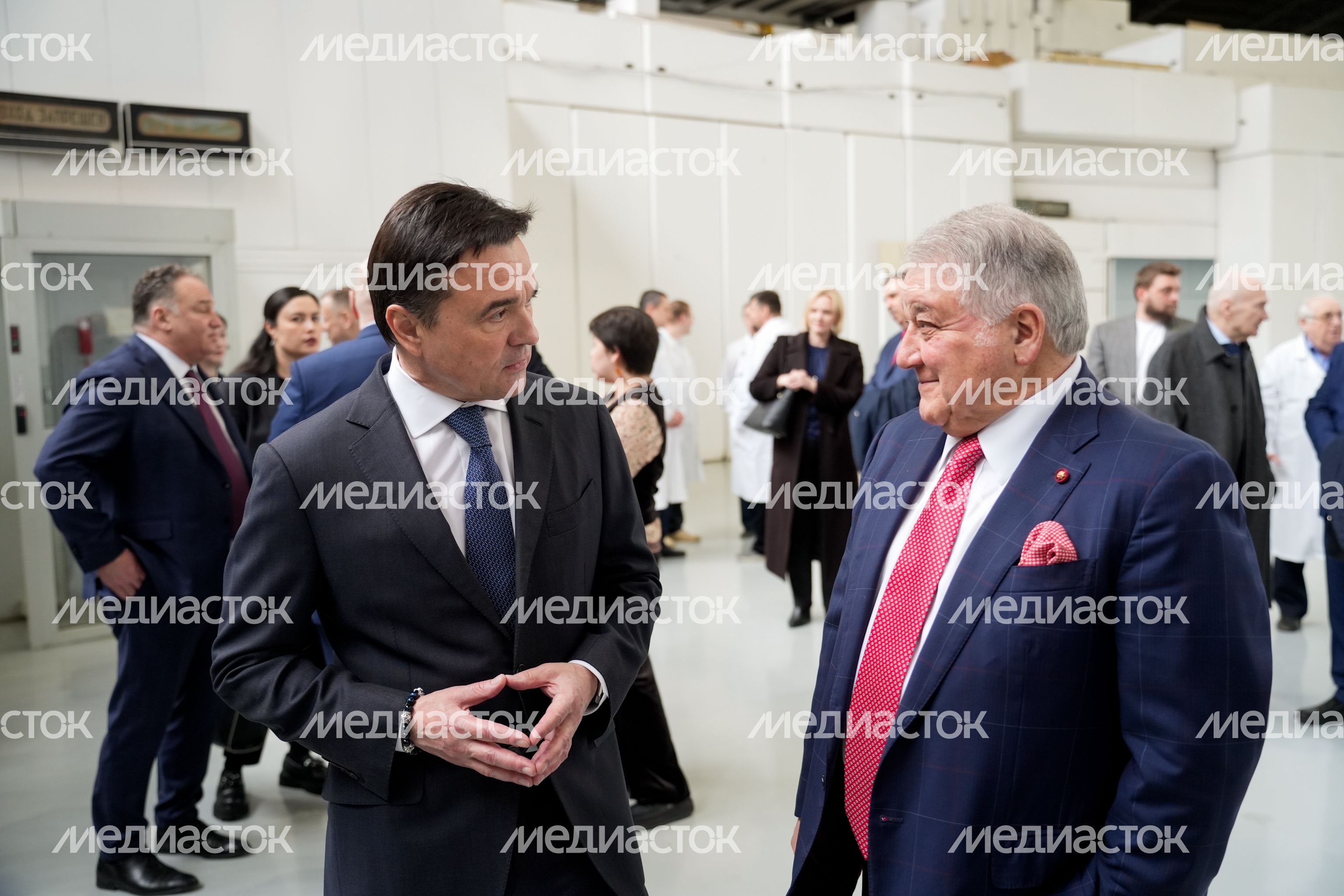 Андрей Воробьев посетил НИЦ "Курчатовский институт" ИФВЭ в Протвине Андрей Воробьев посетил НИЦ "Курчатовский институт" ИФВЭ в Протвине