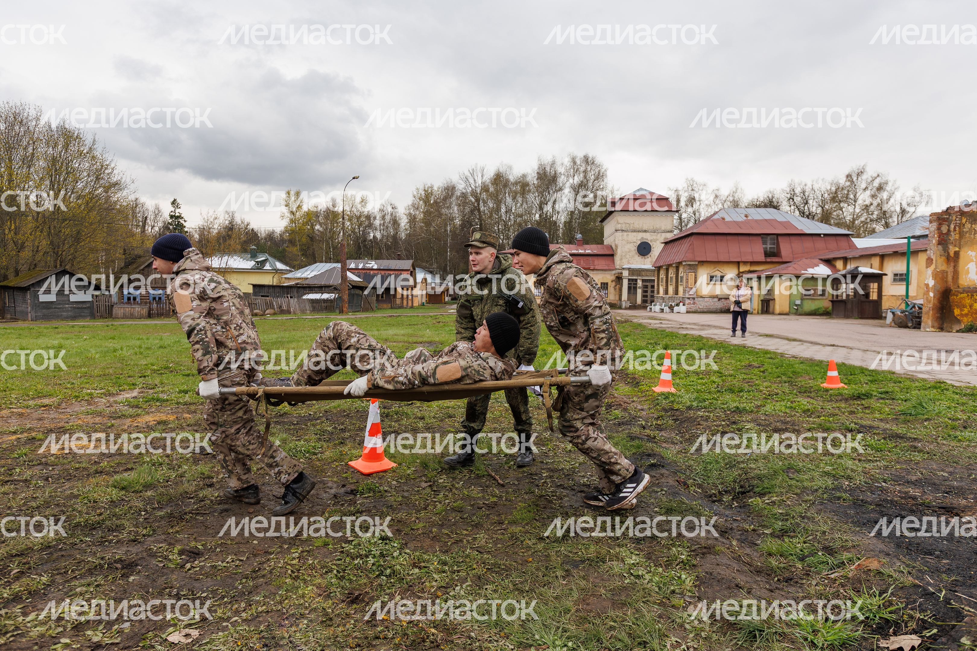 Военно-патриотическая игра «Юнармия, вперед!», посвященная Дню Победы, в Горках Ленинских Военно-патриотическая игра «Юнармия, вперед!», посвященная Дню Победы, в Горках Ленинских