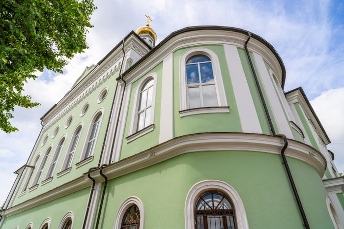 Церковь Троицы Живоначальной в Старой Купавне Богородского округа