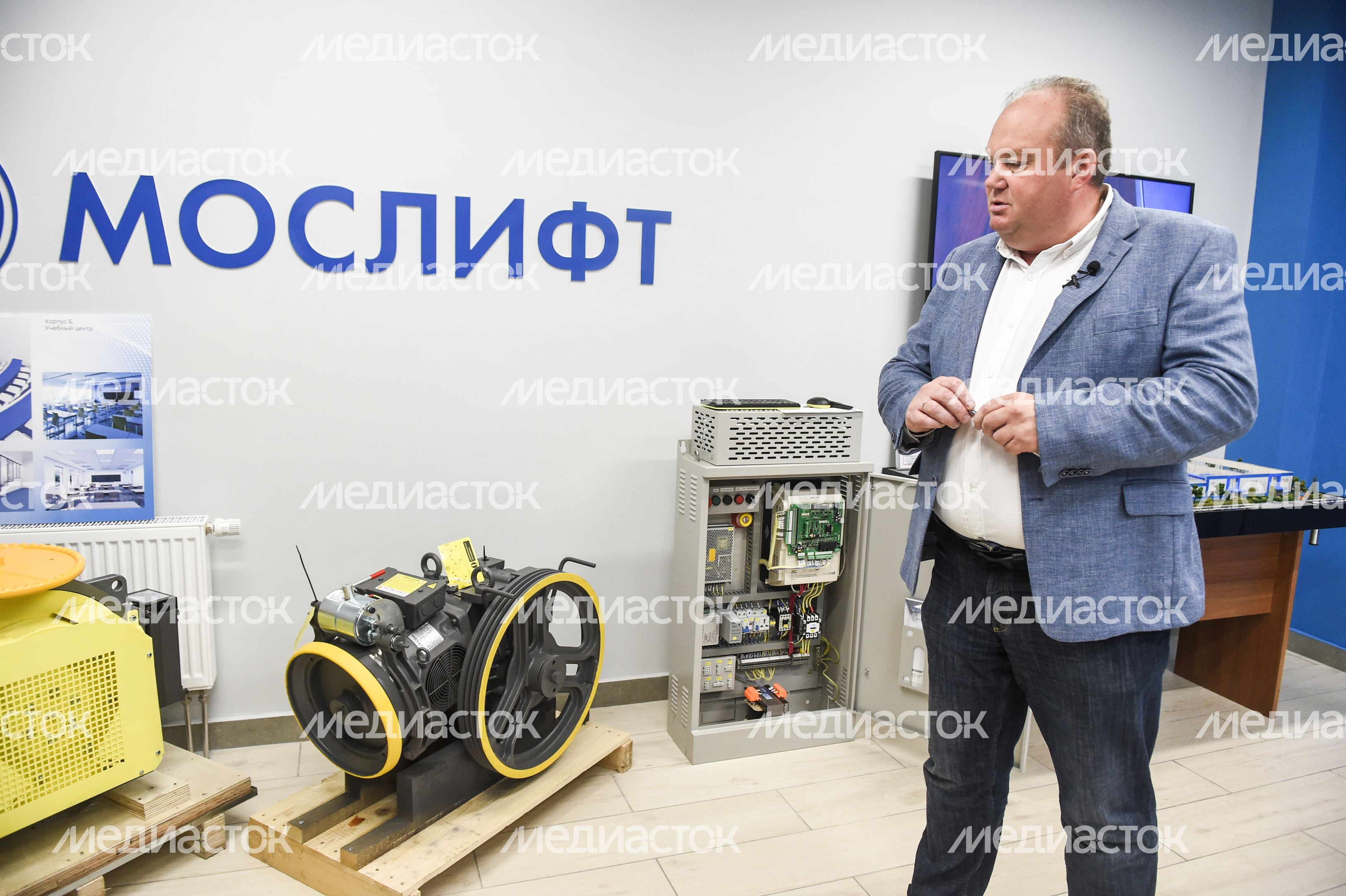 Экскурсия для студентов на производство Мослифт