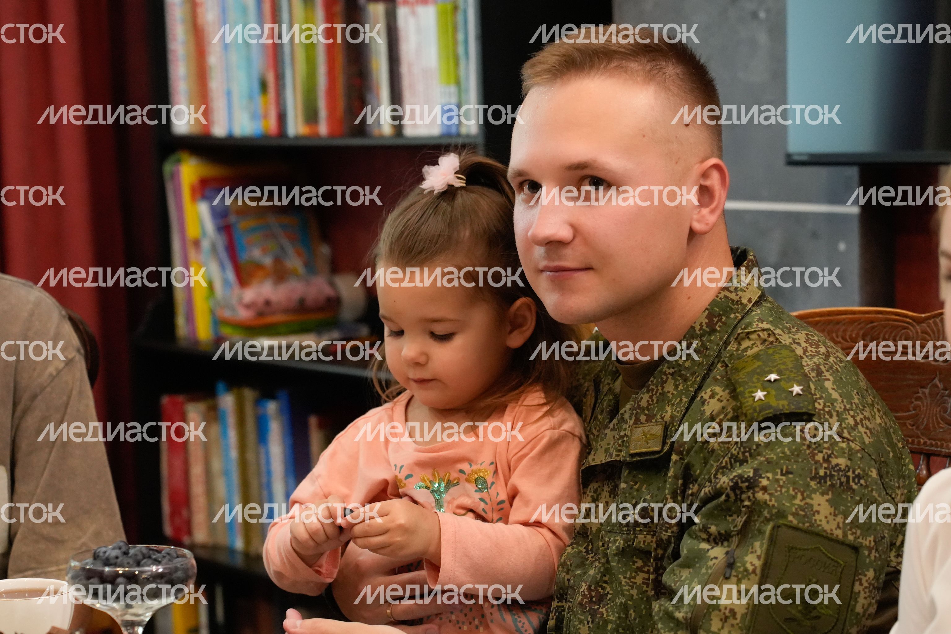 Ветерану СВО из Клина Денису Лелькову вручили медаль "За храбрость" II степени Ветерану СВО из Клина Денису Лелькову вручили медаль "За храбрость" II степени