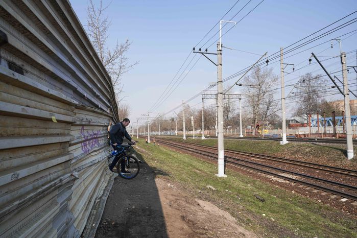 Проверка строительства пешеходного перехода в Люберцах Губернатором Подмосковья