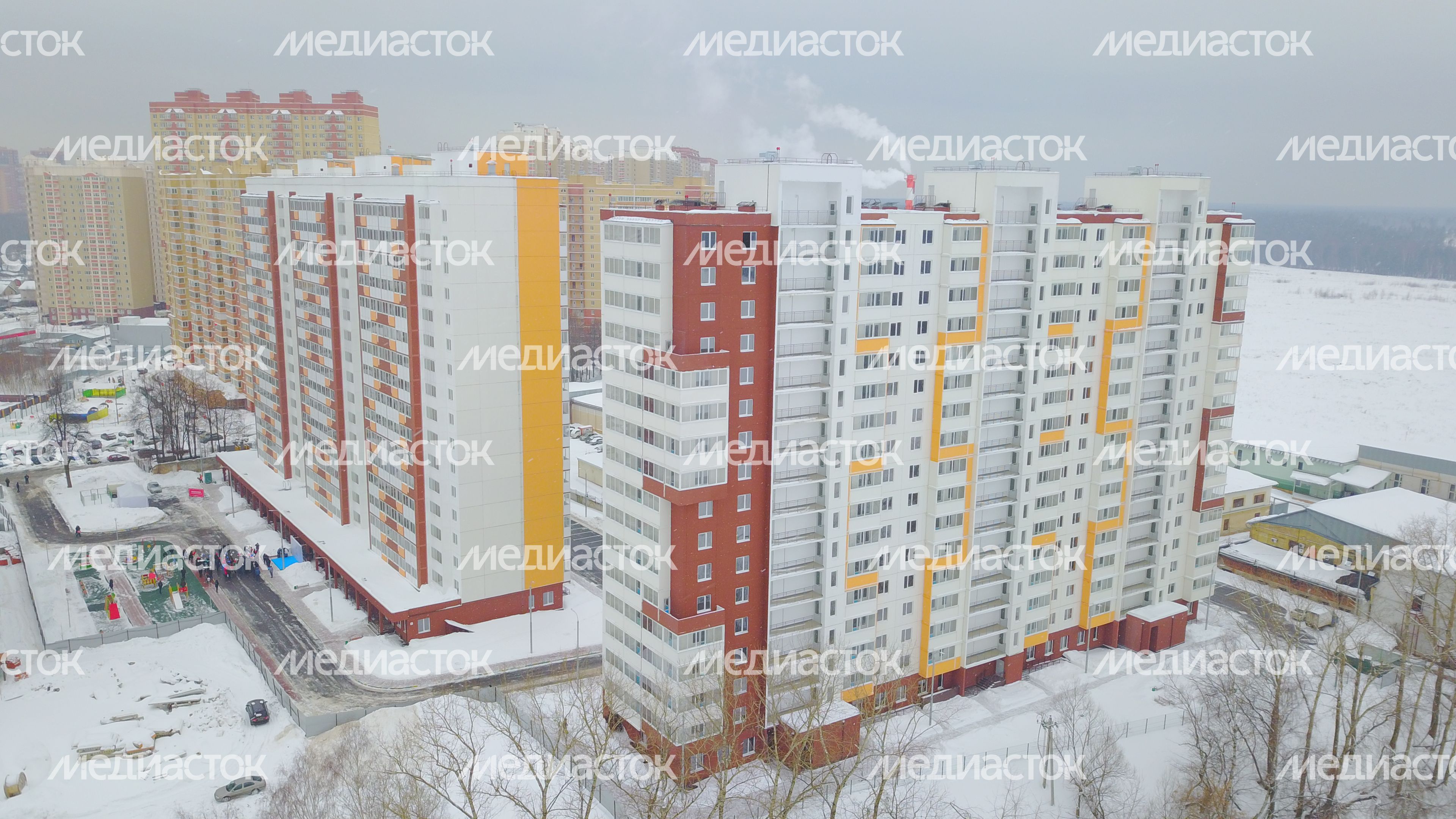 Губернатор вручил ключи от квартир дольщикам ЖК Квартал Лукино в Балашихе Губернатор вручил ключи от квартир дольщикам ЖК Квартал Лукино в Балашихе
