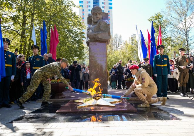 Зажжение Вечного огня в Королеве