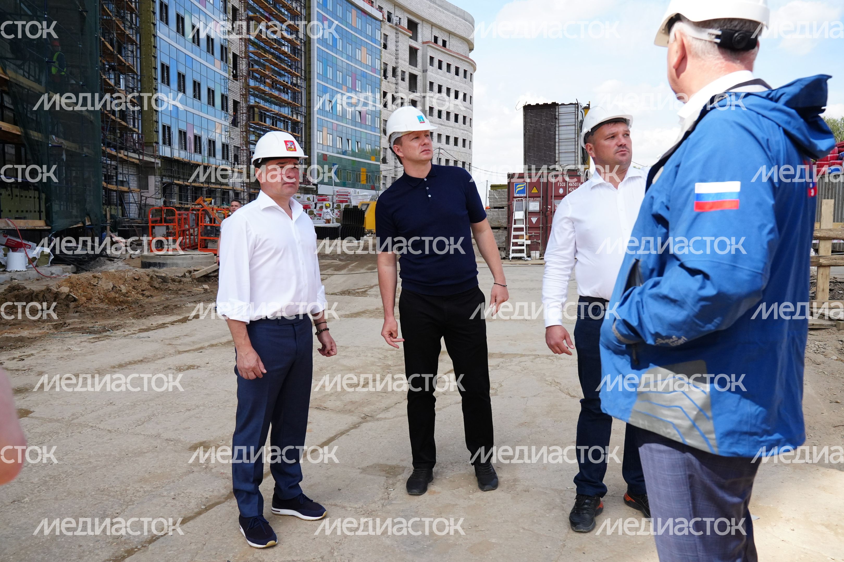 Проверка хода строительства детской областной больницы в Красногорске Губернатором Подмосковья