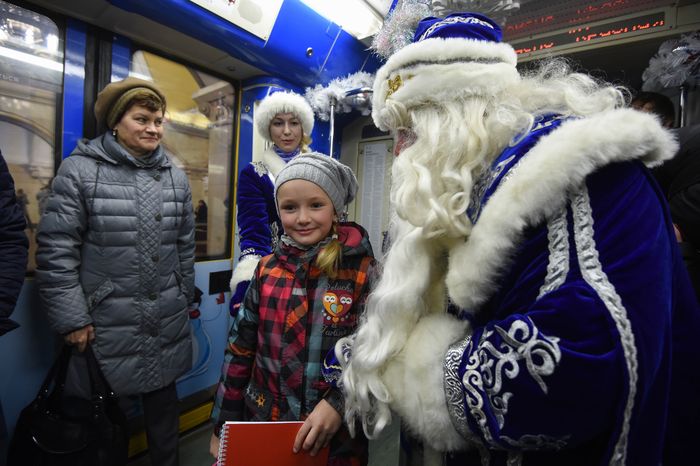 Запуск новогоднего поезда в Московском метрополитене