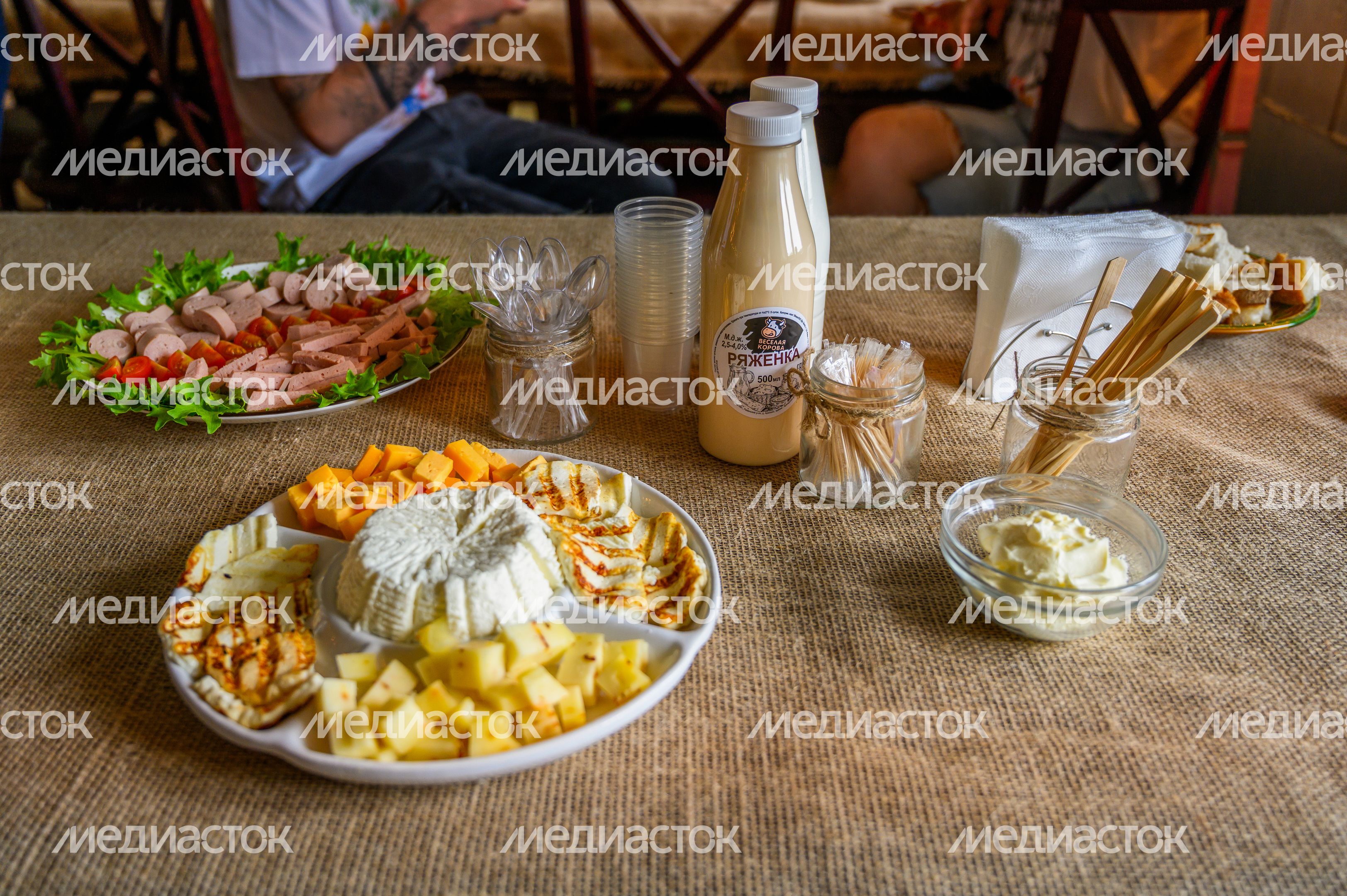 Молочные продукты собственного изготовления на ферме «Веселая корова» в деревне Антоново Раменского округа
