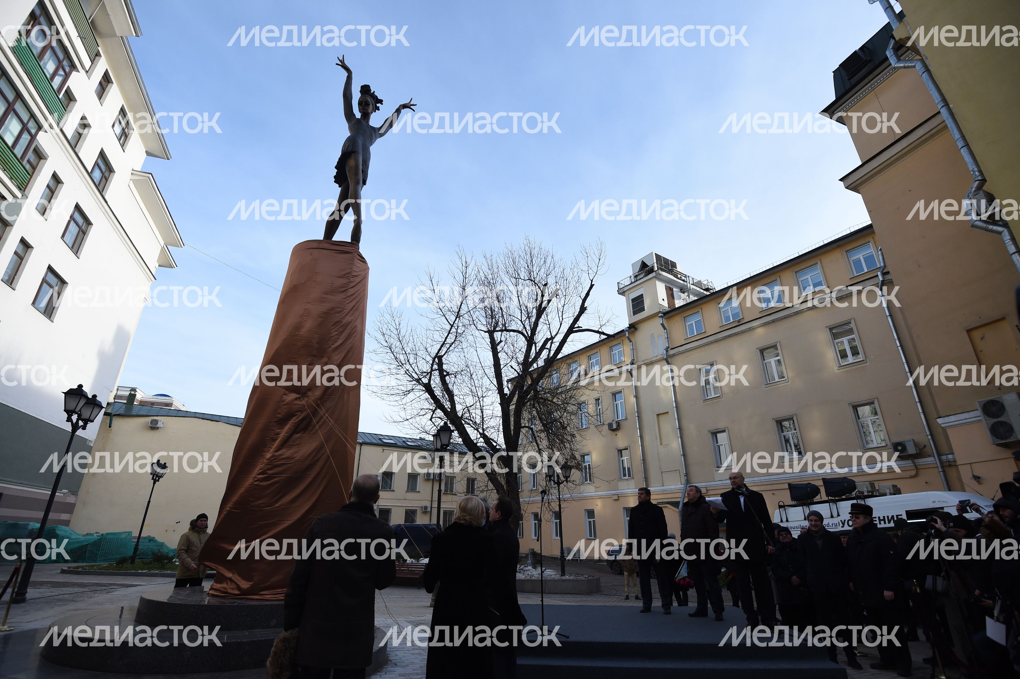 Церемония открытия памятника Майе Плисецкой