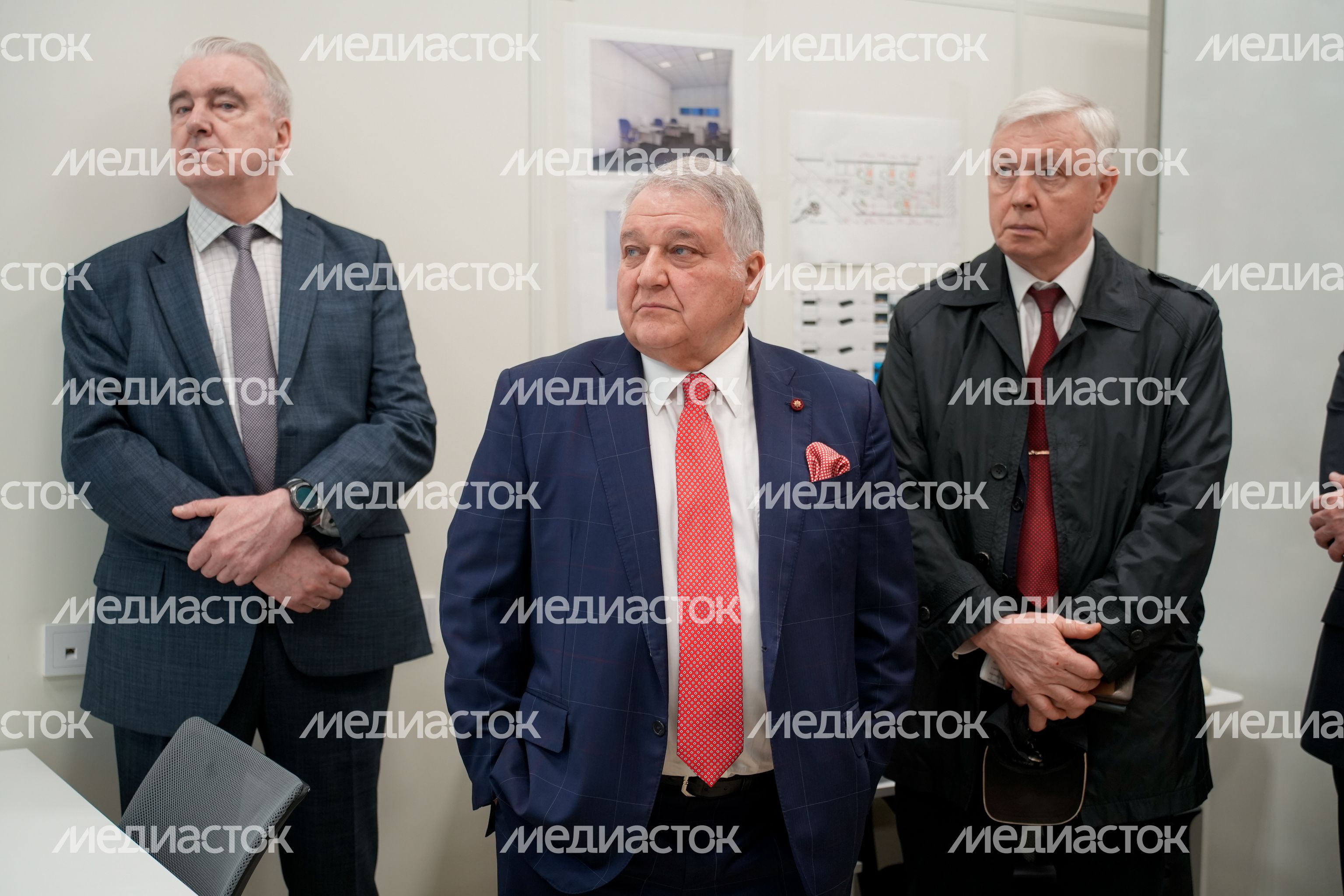 Андрей Воробьев посетил НИЦ "Курчатовский институт" ИФВЭ в Протвине Андрей Воробьев посетил НИЦ "Курчатовский институт" ИФВЭ в Протвине
