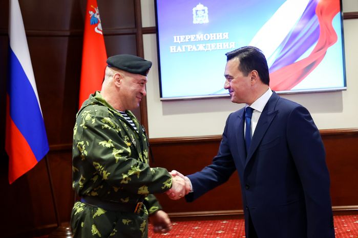 Награждение добровольцев из отряда «БАРС» Губернатором Подмосковья