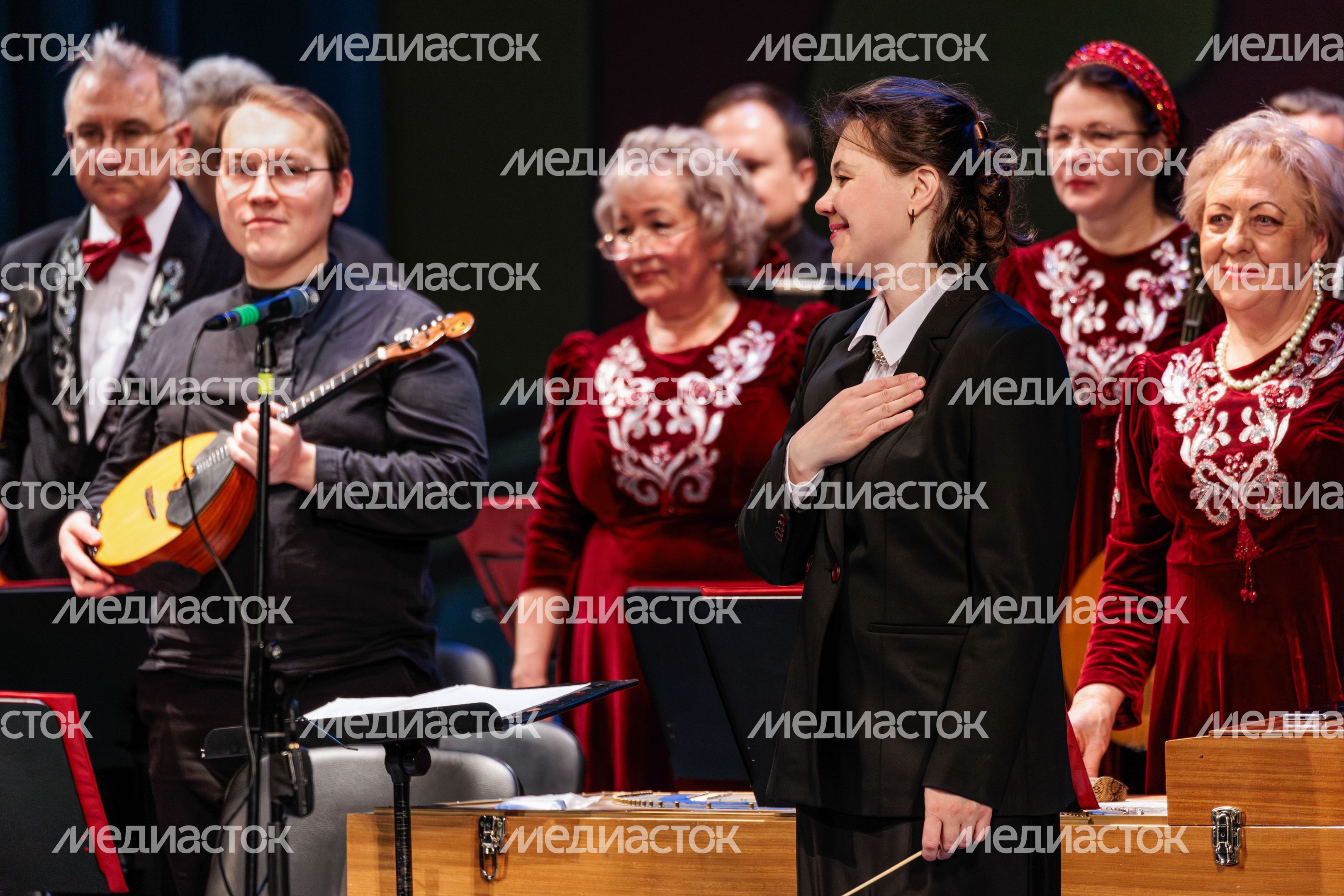 Фестиваль народного творчества «Истоки» в ДК «Подмосковье» Красногорска Фестиваль народного творчества «Истоки» в ДК «Подмосковье» Красногорска