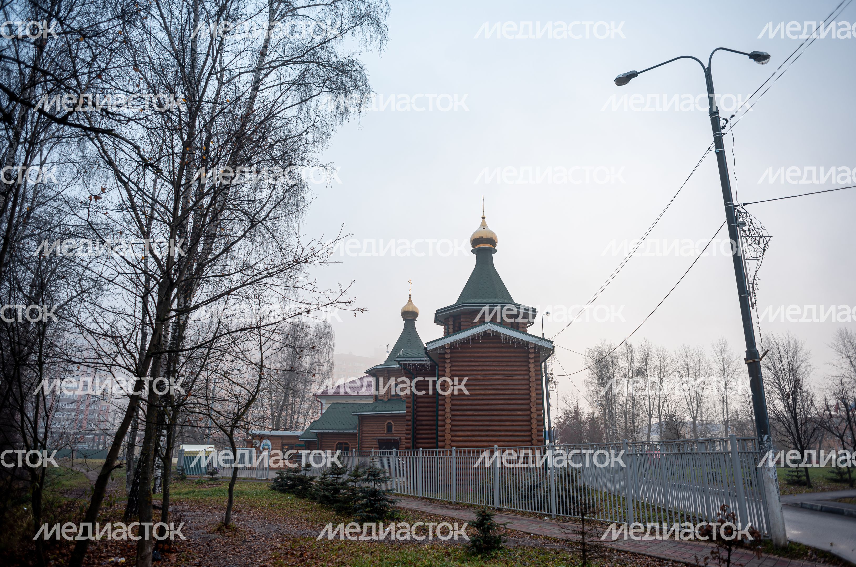 Осенние виды Храма во имя святых благоверных князей Петра и Февронии Муромских