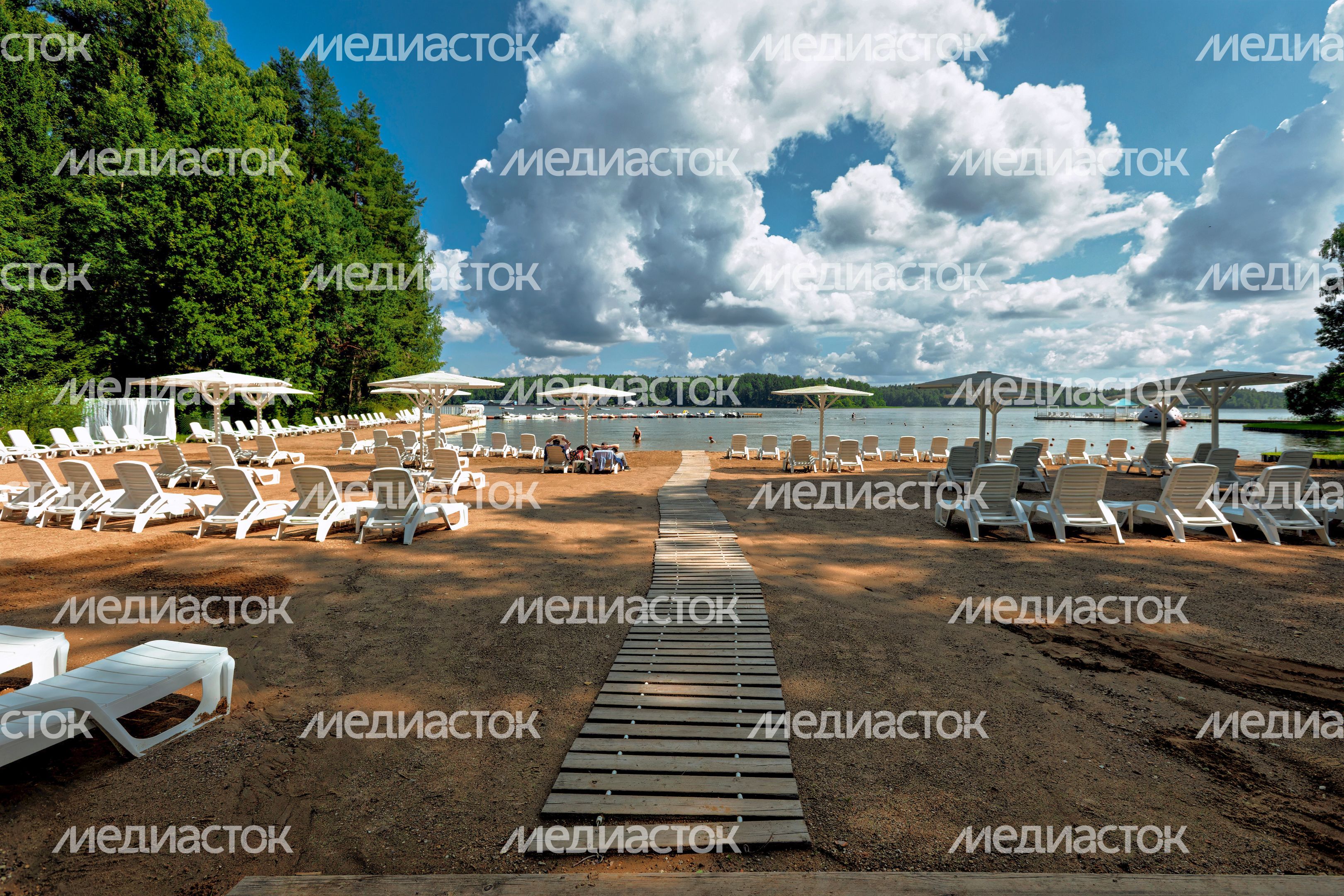 Комфортный отдых на пляже в загородном отеле «Истра» на Истринском водохранилище